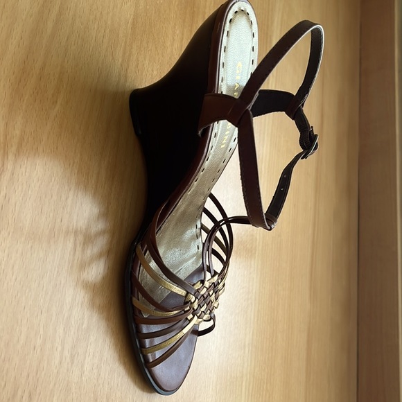 Wedge Heels - Picture 2 of 4